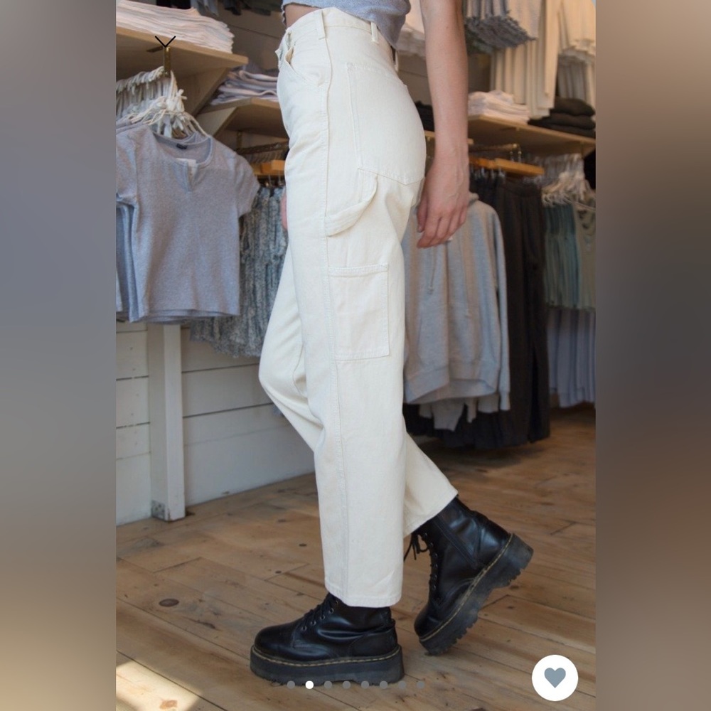 Brandy Melville - Arianna Cargo Pants in Ivory. Size Small. Lightly used.